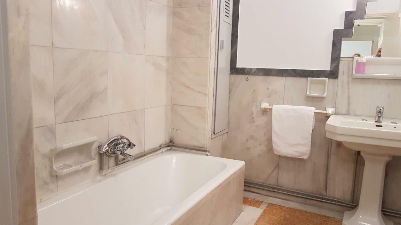 Violet Errathens Apartment - Athens Center, 7 Bd, 3 Bath Atenas Exterior foto